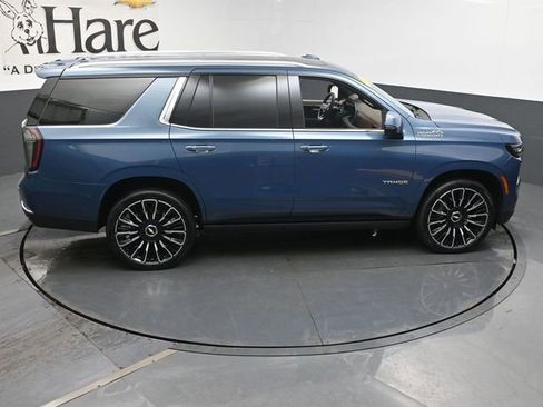 Used 2025 Chevrolet Tahoe High Country AWD/4WD image 41