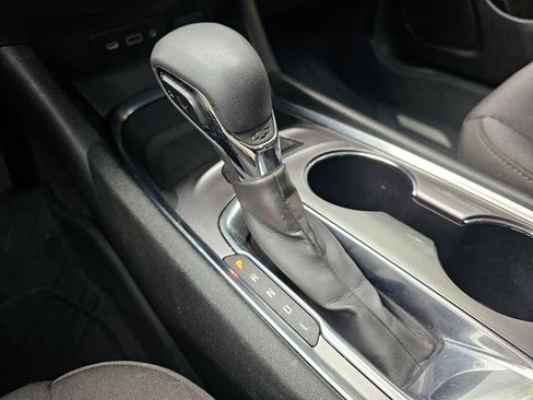 Used 2021 Chevrolet Malibu LT FWD image 30
