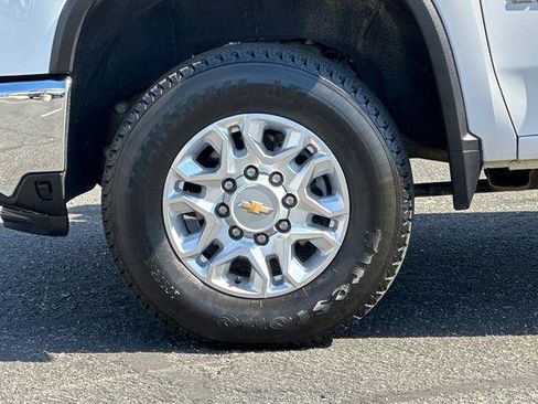 Used 2024 Chevrolet Silverado 2500 LTZ AWD/4WD image 25