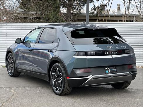 Used 2024 Hyundai Ioniq 5 SEL image 12