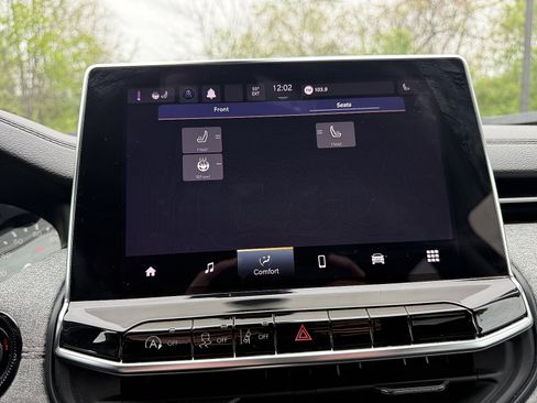 Used 2022 Jeep Compass Latitude AWD/4WD image 16