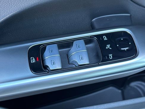 Certified 2025 Mercedes-Benz C 300 4MATIC Sedan image 27