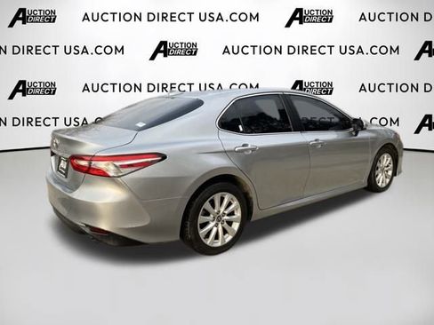 Used 2020 Toyota Camry LE image 20