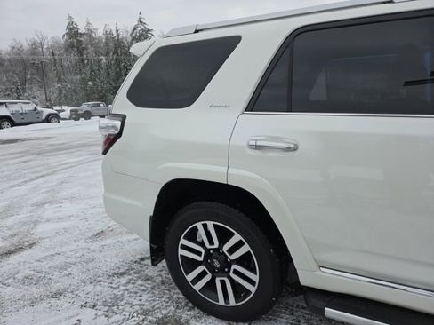 Used 2015 Toyota 4Runner Limited image 13