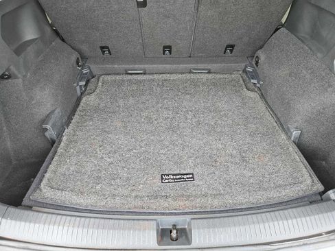 Used 2018 Volkswagen Tiguan S image 30