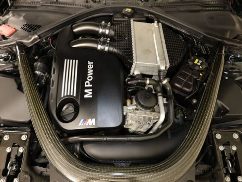 Used 2015 BMW M4 Convertible RWD image 40