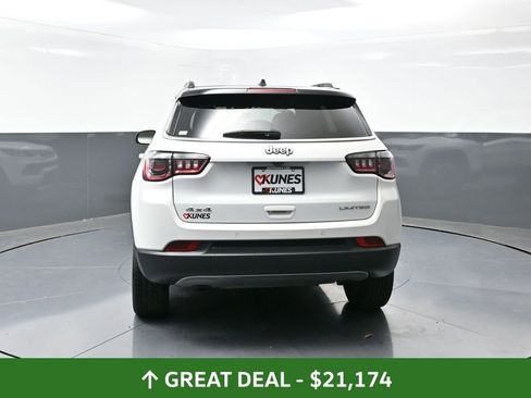 Used 2024 Jeep Compass Limited image 13