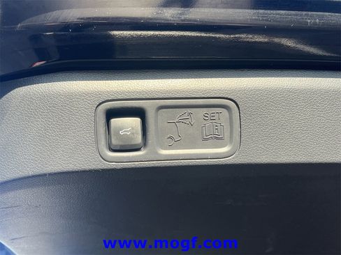 Used 2024 Ford Expedition Limited image 28