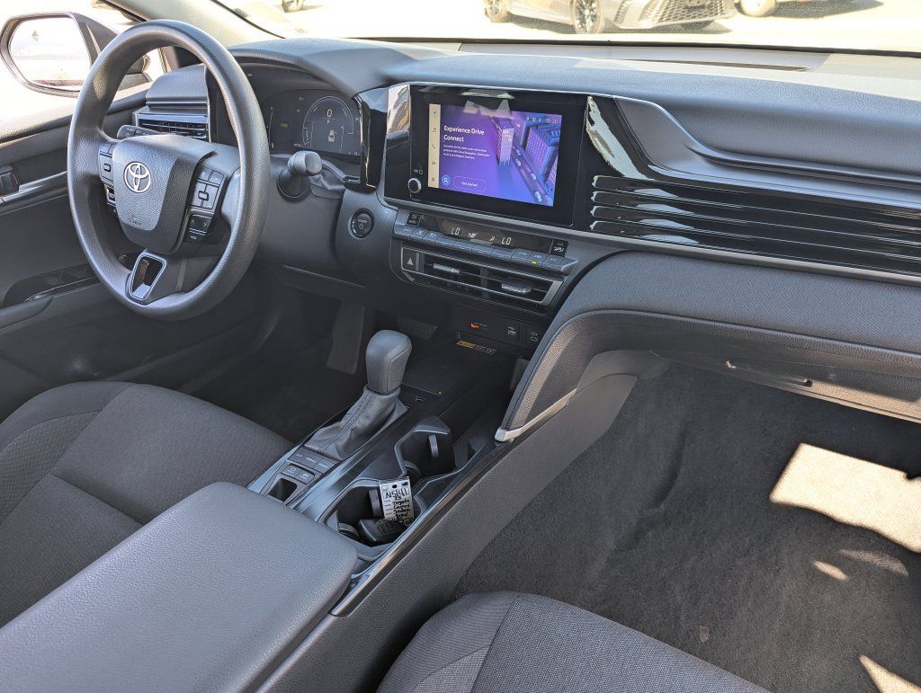 Used 2025 Toyota Camry LE FWD image 30