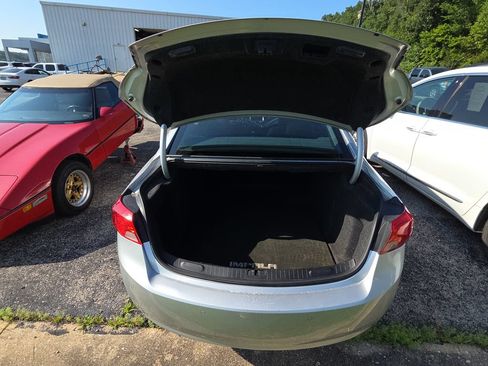 Used 2016 Chevrolet Impala LT w/ Convenience Package FWD image 14