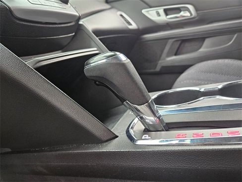 Used 2017 GMC Terrain SLE image 24