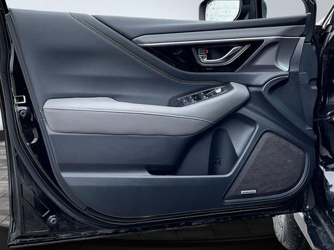 Certified 2025 Subaru Outback Onyx Edition image 17