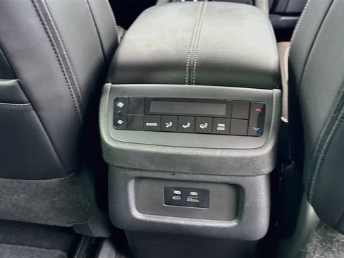 Used 2023 Nissan Pathfinder SL w/ Lighting Package (N92) AWD/4WD image 24