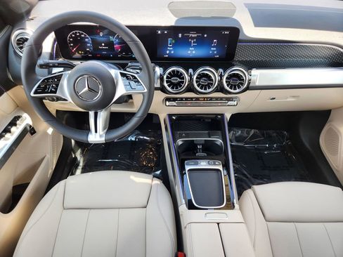 New 2025 Mercedes-Benz GLB 250 4MATIC image 24