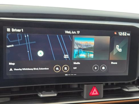 Used 2025 Kia Carnival SX Prestige FWD image 27