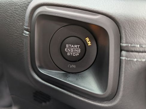 Used 2024 Jeep Wrangler Rubicon image 30