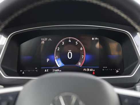 Used 2024 Volkswagen Tiguan SE image 12