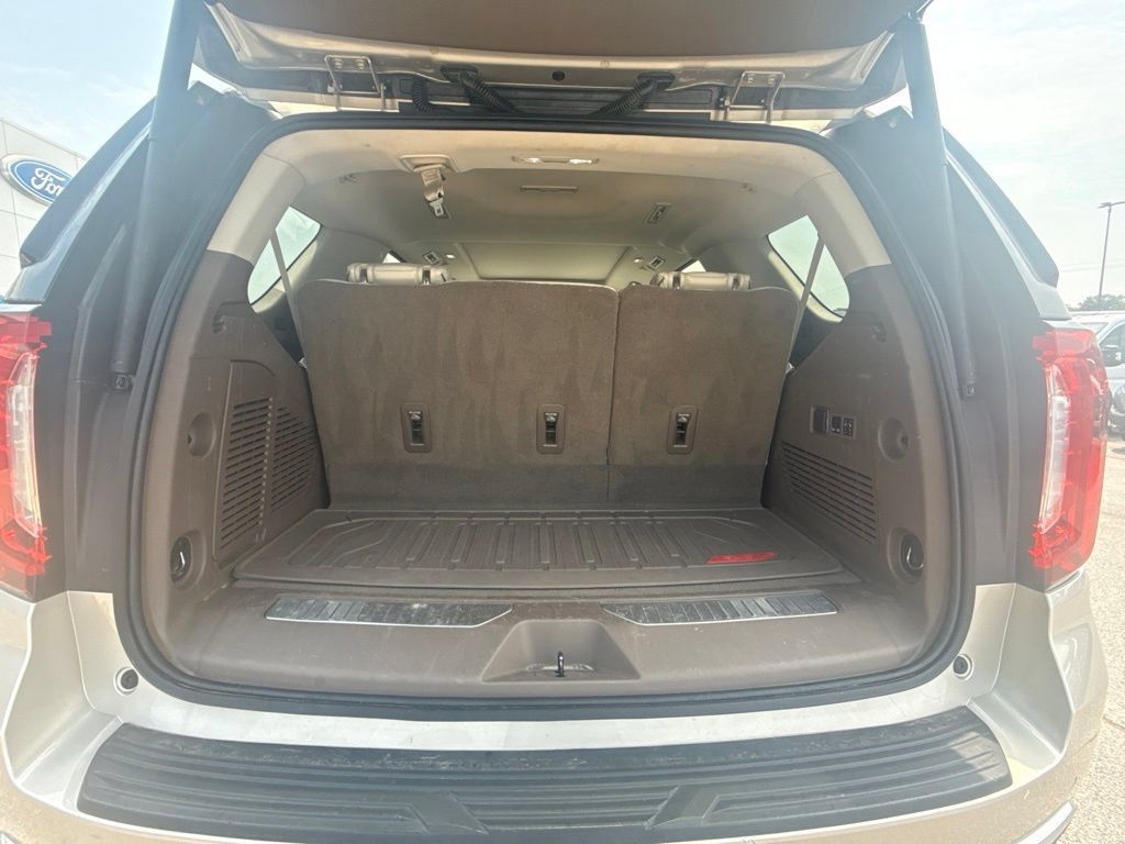Used 2021 GMC Yukon Denali AWD/4WD image 8