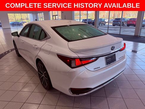 Certified 2025 Lexus ES 300h w/ Premium Package image 5