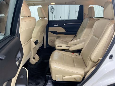 Used 2015 Toyota Highlander Limited image 23