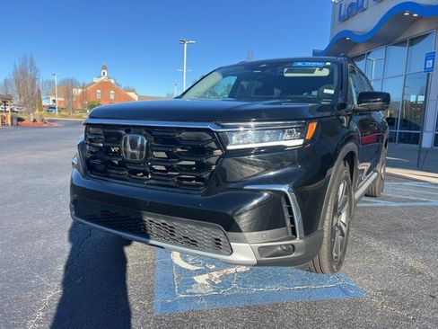 Used 2023 Honda Pilot Touring image 2