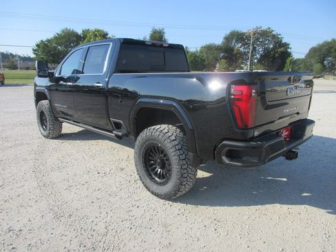 New 2026 GMC Sierra 2500 Denali Ultimate AWD/4WD image 11