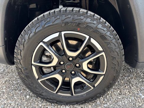 Used 2025 Jeep Compass Trailhawk AWD/4WD image 30