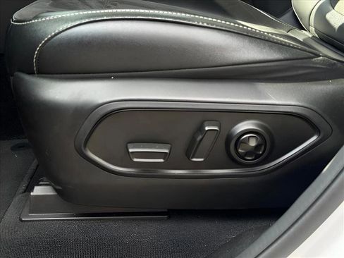 Used 2023 Jeep Grand Cherokee Altitude image 24