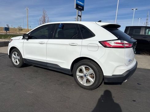 Used 2020 Ford Edge SE image 5