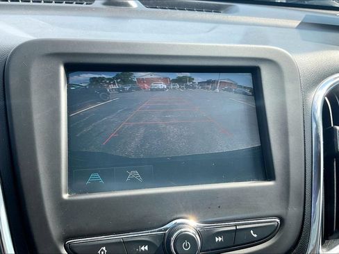 Used 2018 Chevrolet Equinox LT FWD image 20