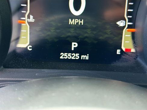 Used 2025 Jeep Wrangler Sahara image 38