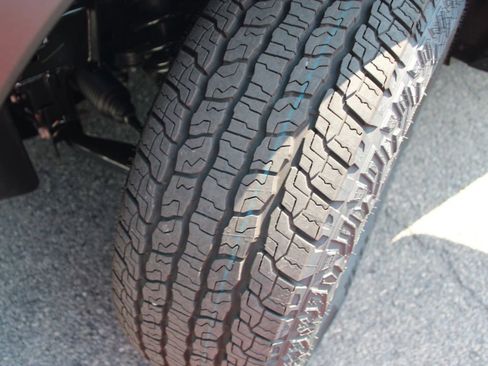 New 2025 GMC Canyon AT4 w/ Technology Plus Package image 34