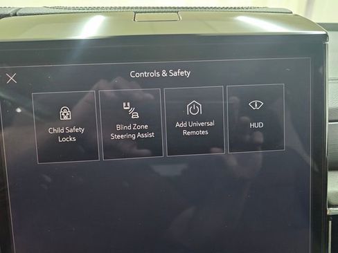 Used 2025 GMC Yukon XL Denali AWD/4WD image 26