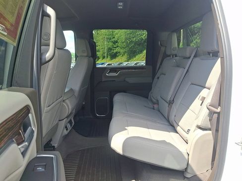 Used 2026 GMC Sierra 2500 SLE w/ Preferred Package AWD/4WD image 10