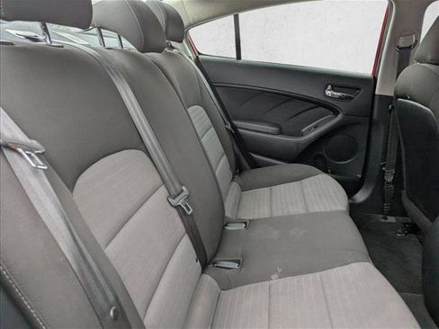 Used 2018 Kia Forte S image 29
