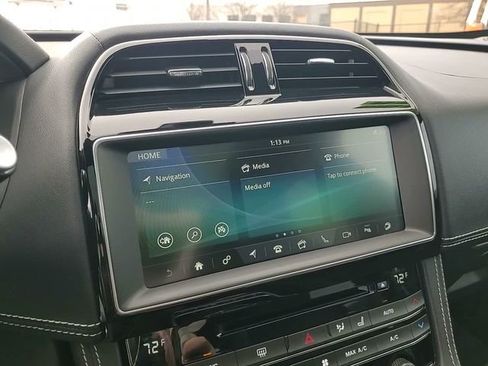 Used 2019 Jaguar F-PACE S image 20