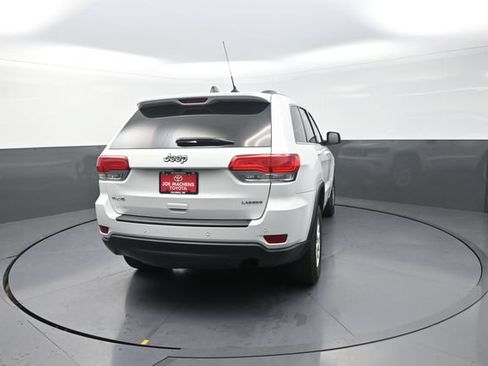 Used 2019 Jeep Grand Cherokee Laredo AWD/4WD image 8