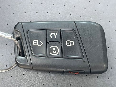 Used 2025 Volkswagen Jetta SE image 22