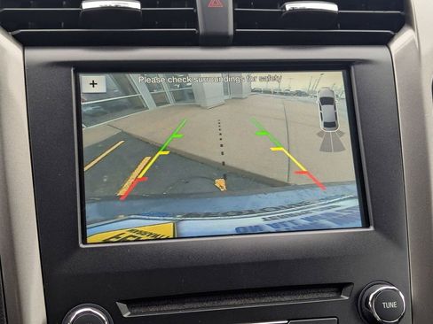 Used 2018 Ford Fusion SE w/ Fusion SE Technology Package image 17