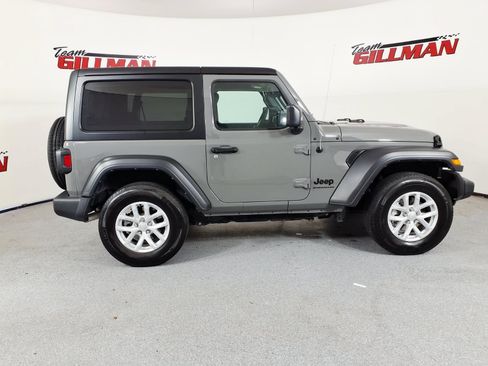 Used 2023 Jeep Wrangler Sport AWD/4WD image 4