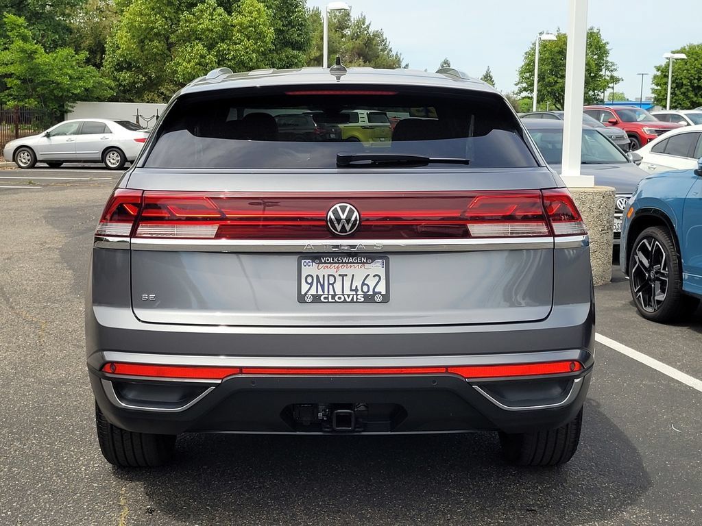 Used 2025 Volkswagen Atlas Cross Sport SE FWD image 7