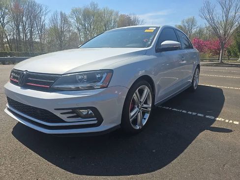 Used 2017 Volkswagen Jetta GLI image 1