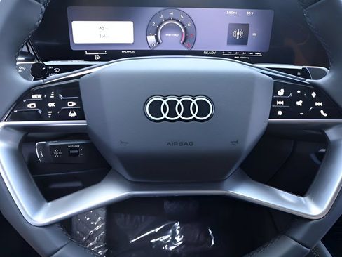 New 2026 Audi Q3 quattro 2.0T w/ 20" Wheel Package AWD/4WD image 18