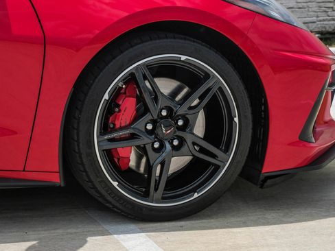 Used 2021 Chevrolet Corvette Stingray Premium Conv w/ Z51 Performance Package RWD image 39