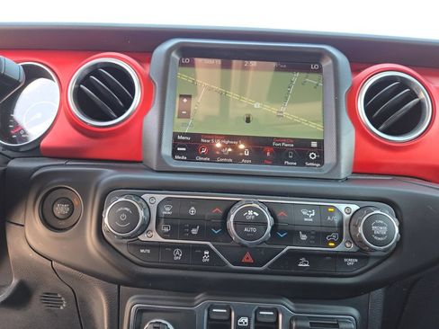 Certified 2021 Jeep Wrangler Unlimited Rubicon w/ Dual Top Group AWD/4WD image 32