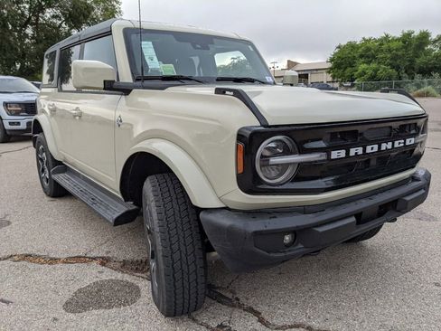 New 2025 Ford Bronco Outer Banks AWD/4WD image 1