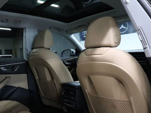 Used 2023 Audi Q8 Premium w/ Convenience Package image 20