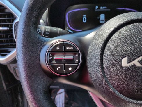 Used 2025 Kia Soul LX FWD image 19
