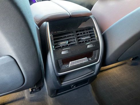 Used 2023 BMW X6 xDrive40i w/ M Sport Package image 9