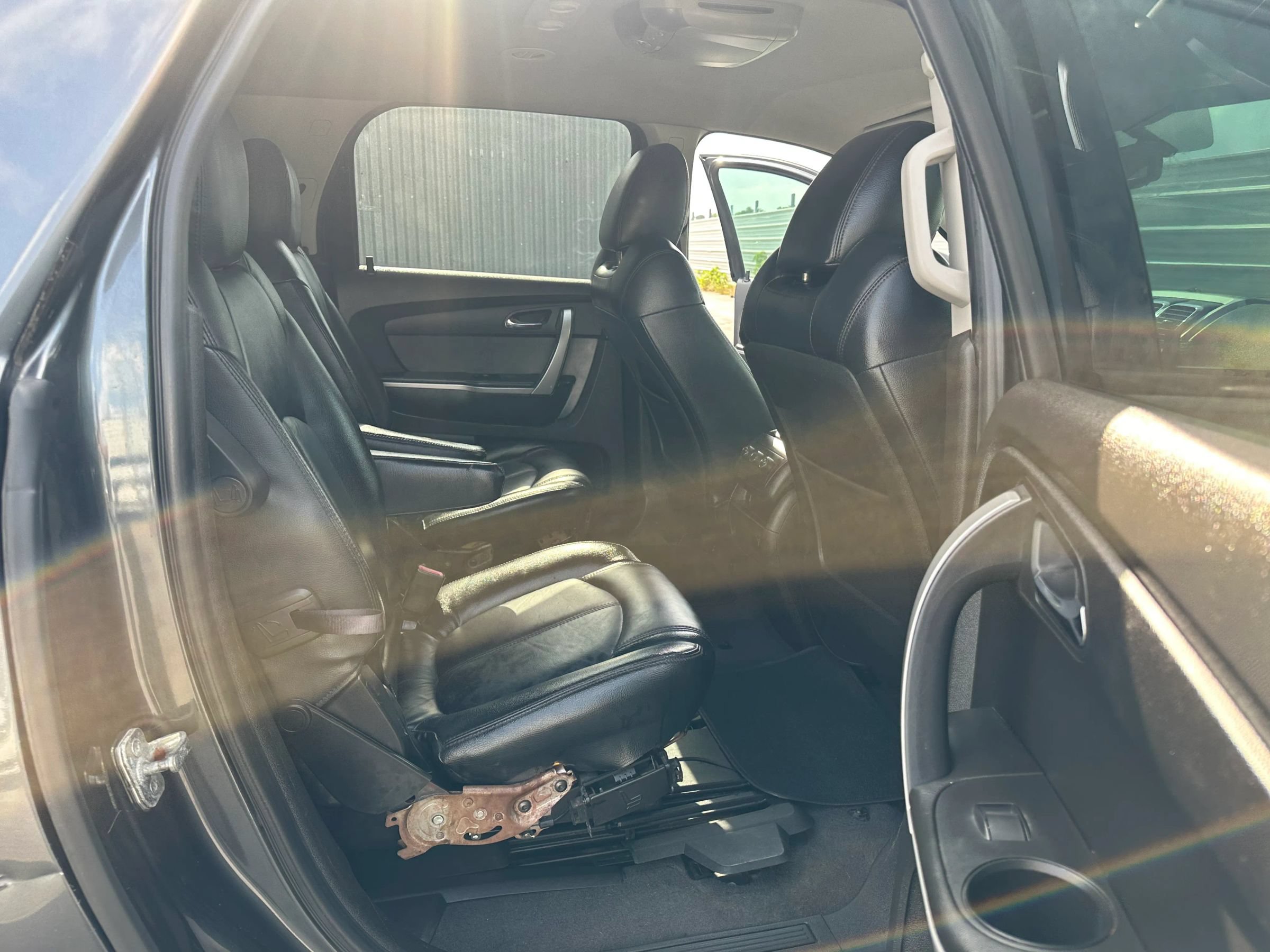 Used 2012 GMC Acadia SLE w/ LPO, 'HIT The Road' Package FWD image 15